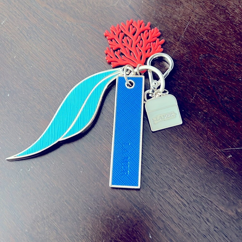 $5 for $20 min order ! La mer key chain